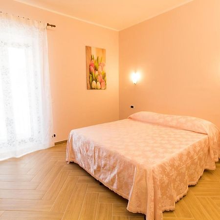 Casa Nel Cortile Apartment เชฟาลู ภายนอก รูปภาพ