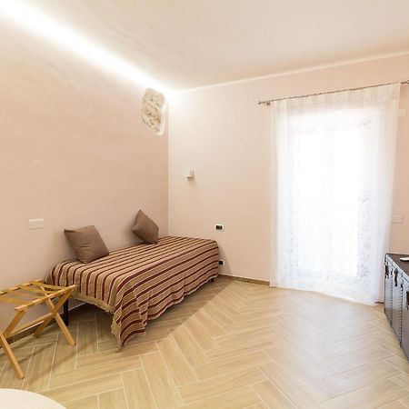 Casa Nel Cortile Apartment เชฟาลู ภายนอก รูปภาพ