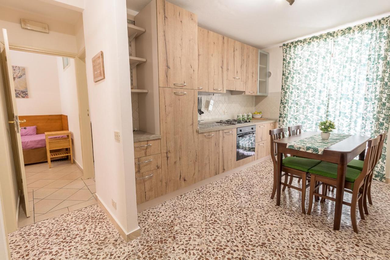 Casa Nel Cortile Apartment เชฟาลู ภายนอก รูปภาพ