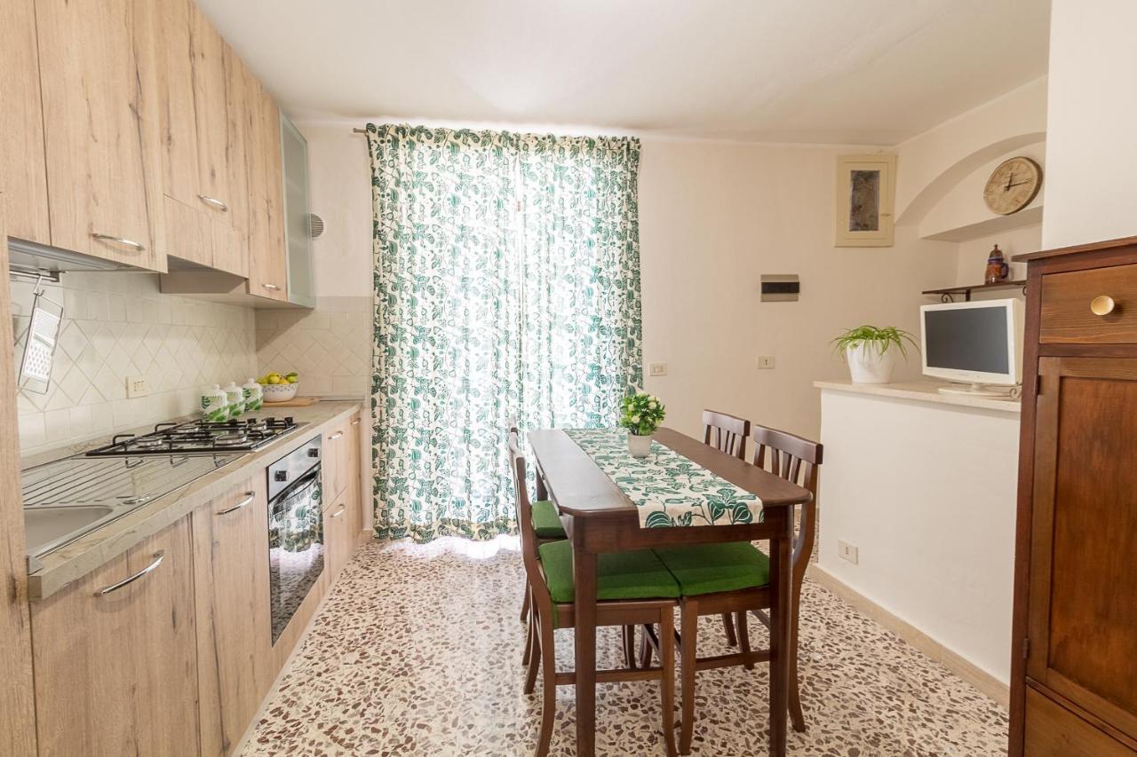 Casa Nel Cortile Apartment เชฟาลู ภายนอก รูปภาพ